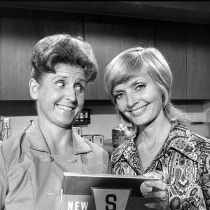 Florence Henderson and Ann B. Davis at event of The Brady Bunch (1969)