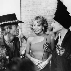 Still of Paul Hogan and Linda Kozlowski in Crocodile Dundee 1986