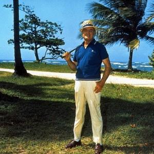 173429 Bob Hope playing golf C 1960