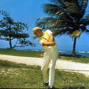 173430 Bob Hope playing golf C 1960