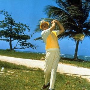 173-431 Bob Hope playing golf C. 1960
