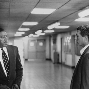 Still of Tom Berenger and Ernie Hudson in The Substitute (1996)