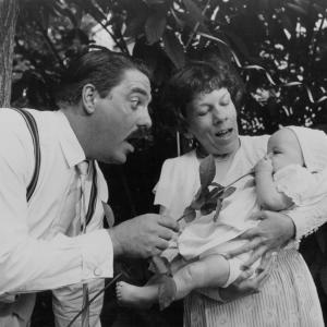 Still of Linda Hunt and Bruce McGill in American Playhouse: Waiting for the Moon (1987)