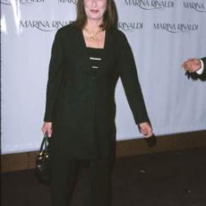 Anjelica Huston at event of L'assedio (1998)