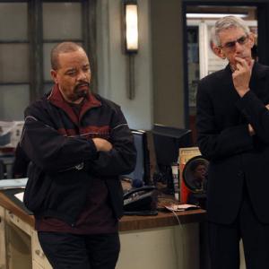 Still of Ice-T and Richard Belzer in Law & Order: Special Victims Unit (1999)