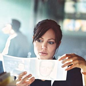 Still of Angelina Jolie in Taking Lives 2004