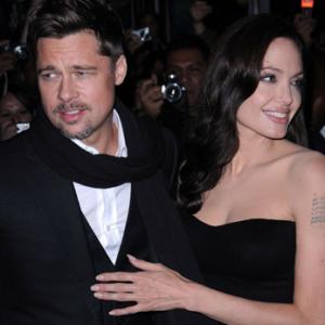 Brad Pitt and Angelina Jolie at event of Laumes vaikas 2008
