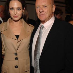 Anthony Hopkins and Angelina Jolie at event of Beowulf 2007