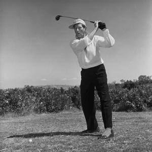 Danny Kaye golfing at Hillcrest Country Club