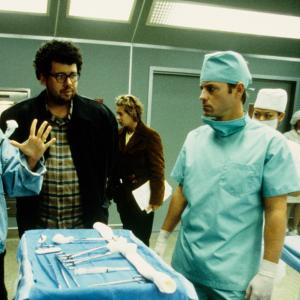 Greg Kinnear and Neil LaBute in Nurse Betty (2000)