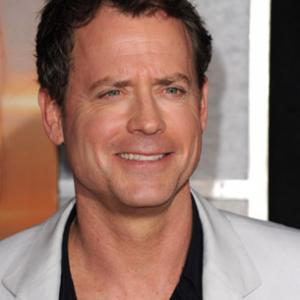 Greg Kinnear at event of The Last Song 2010