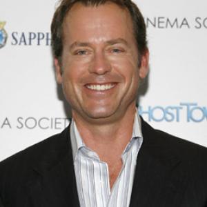 Greg Kinnear at event of Ghost Town 2008