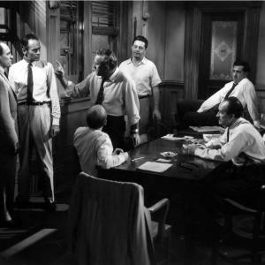 Still of Henry Fonda, Jack Klugman, Lee J. Cobb, Edward Binns, E.G. Marshall, Joseph Sweeney and George Voskovec in 12 ituzusiu vyru (1957)