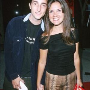 Charlie Korsmo and Sara Marsh at event of Loser (2000)