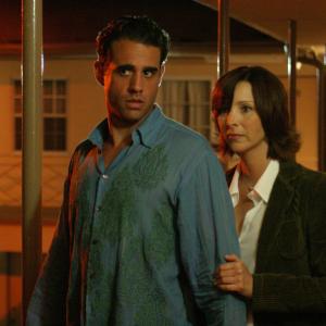 Still of Lisa Kudrow and Bobby Cannavale in Happy Endings 2005