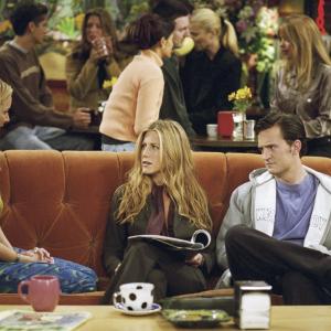 Still of Jennifer Aniston, Lisa Kudrow and Matthew Perry in Draugai (1994)