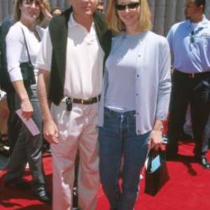 Lisa Kudrow at event of Zvaigzdziu karai epizodas I Pavojaus seselis 3D 1999