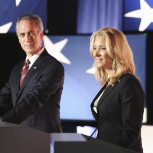 Still of Lisa Kudrow and Tom Amandes in Scandal (2012)