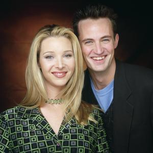 Still of Lisa Kudrow and Matthew Perry in Draugai (1994)