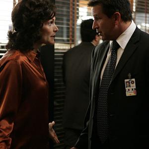 Still of Anthony LaPaglia and Mary Elizabeth Mastrantonio in Without a Trace 2002