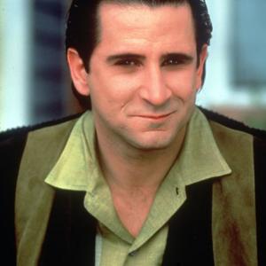Anthony LaPaglia in 29th Street (1991)