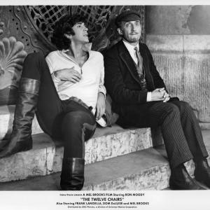 Still of Frank Langella and Ron Moody in The Twelve Chairs (1970)