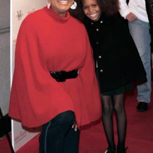 Queen Latifah and Khail Bryant at event of The Perfect Holiday (2007)