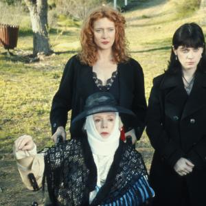 Still of Glenne Headly Piper Laurie and Zooey Deschanel in Eulogy 2004
