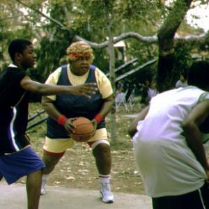 Martin Lawrence proves Big Momma can shoot some hoops