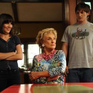 Still of Cloris Leachman and Lucas Neff in Mazyle Houp 2010