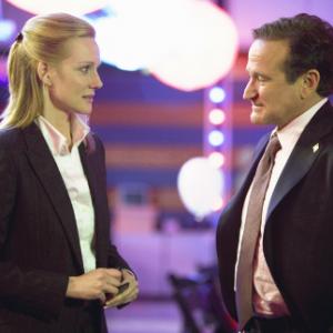 Robin Williams, Barry Levinson and Laura Linney in Man of the Year (2006)