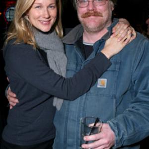 Philip Seymour Hoffman and Laura Linney at event of The Savages (2007)