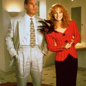 Still of Shelley Long and Craig T. Nelson in Troop Beverly Hills (1989)