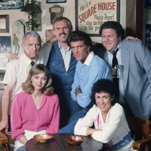 Still of Ted Danson, Shelley Long, John Ratzenberger, George Wendt, Nicholas Colasanto and Johnny Gilbert in Cheers (1982)