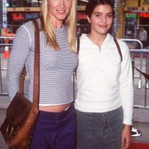 Kelly Lynch at event of The Rugrats Movie 1998