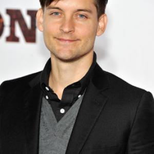 Tobey Maguire at event of Country Strong 2010