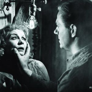 Still of Vivien Leigh and Karl Malden in A Streetcar Named Desire 1951