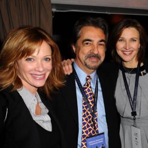 Lauren Holly, Joe Mantegna and Brenda Strong