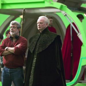 George Lucas and Ian McDiarmid in Zvaigzdziu karai Situ kerstas 2005