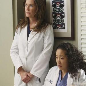 Still of Mary McDonnell and Sandra Oh in Grei anatomija (2005)