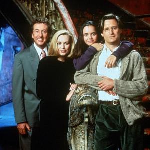 Christina Ricci, Bill Pullman, Eric Idle and Cathy Moriarty in Casper (1995)