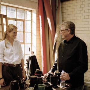 Still of Julia Roberts and Mike Nichols in Closer 2004