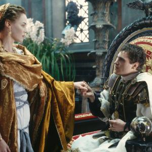Still of Connie Nielsen and Joaquin Phoenix in Gladiatorius 2000