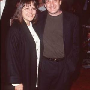 David Paymer at event of Sutrikes gangsteris (1999)