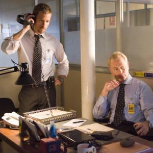 Still of Guy Pearce and Neal McDonough in Isdavikas 2008