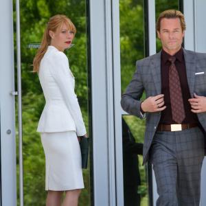 Still of Gwyneth Paltrow and Guy Pearce in Gelezinis zmogus 3 2013