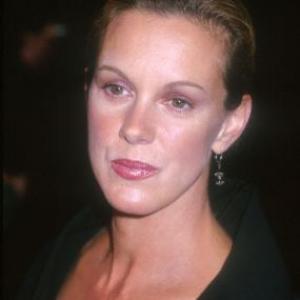Elizabeth Perkins at event of Kovos klubas (1999)