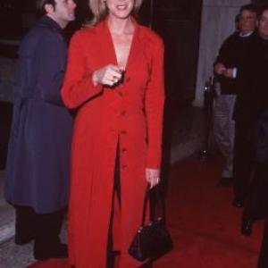 Elizabeth Perkins at event of From the Earth to the Moon 1998