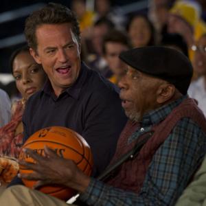 Still of Matthew Perry and Bill Cobbs in Go On He Got Game She Got Cats 2012