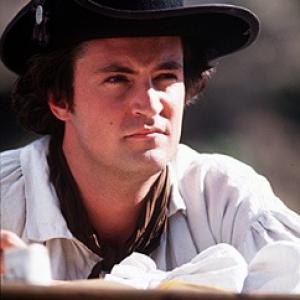 Matthew Perry stars as Leslie Edwards